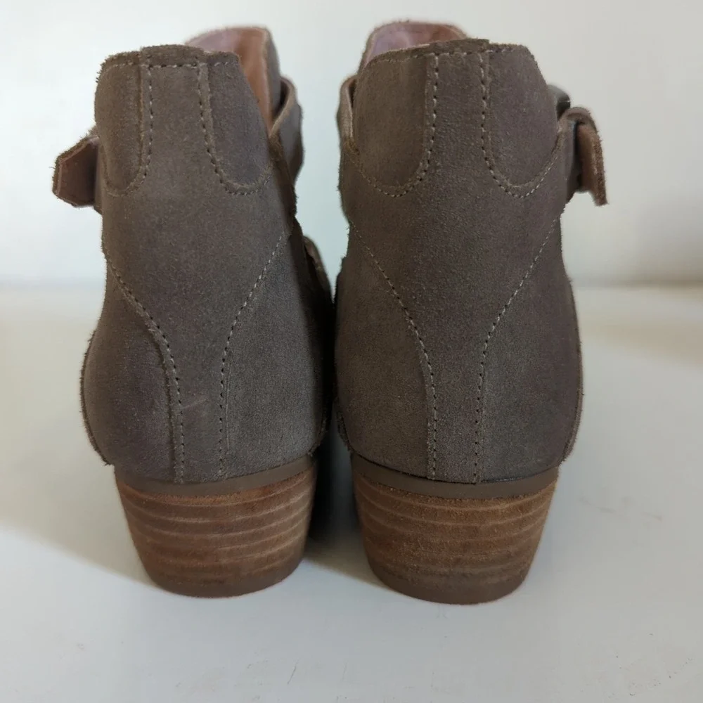 Anthropologie Seychelles   Women's Suede Western‎ Ankle Booties 7 Buckle Strap